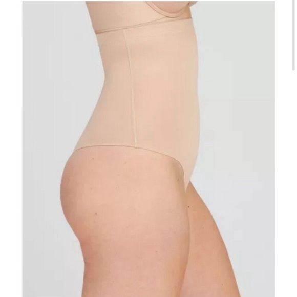 NWT Spanx High Rise Thong 1X - Picture 2 of 7